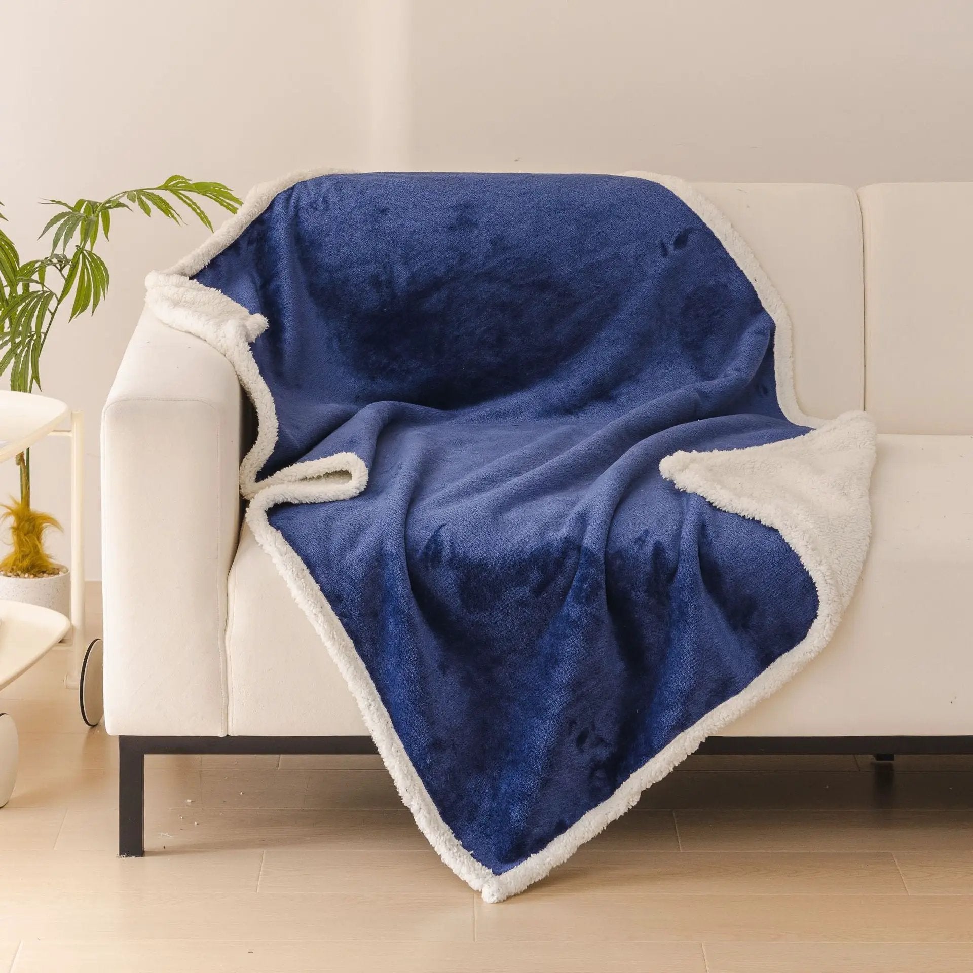 Pet waterproof blanket flannel comfortable cotton fleece Sherpa thick pet blanket by eprolo